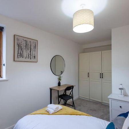 Morden London Apartment, By The Sea With Free Parking Luaran gambar