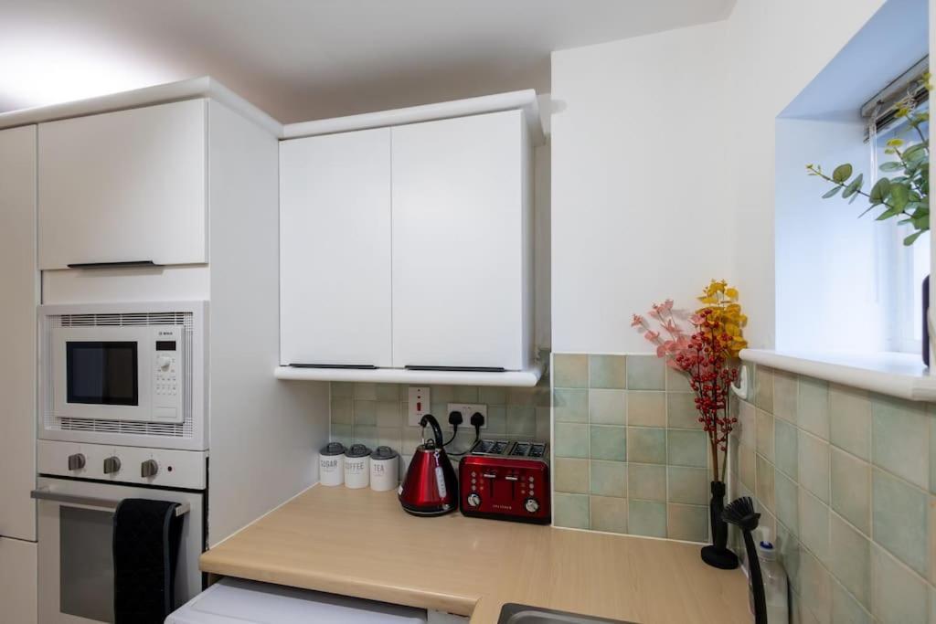 Morden London Apartment, By The Sea With Free Parking Luaran gambar