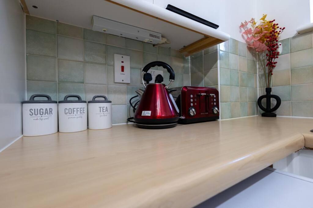 Morden London Apartment, By The Sea With Free Parking Luaran gambar