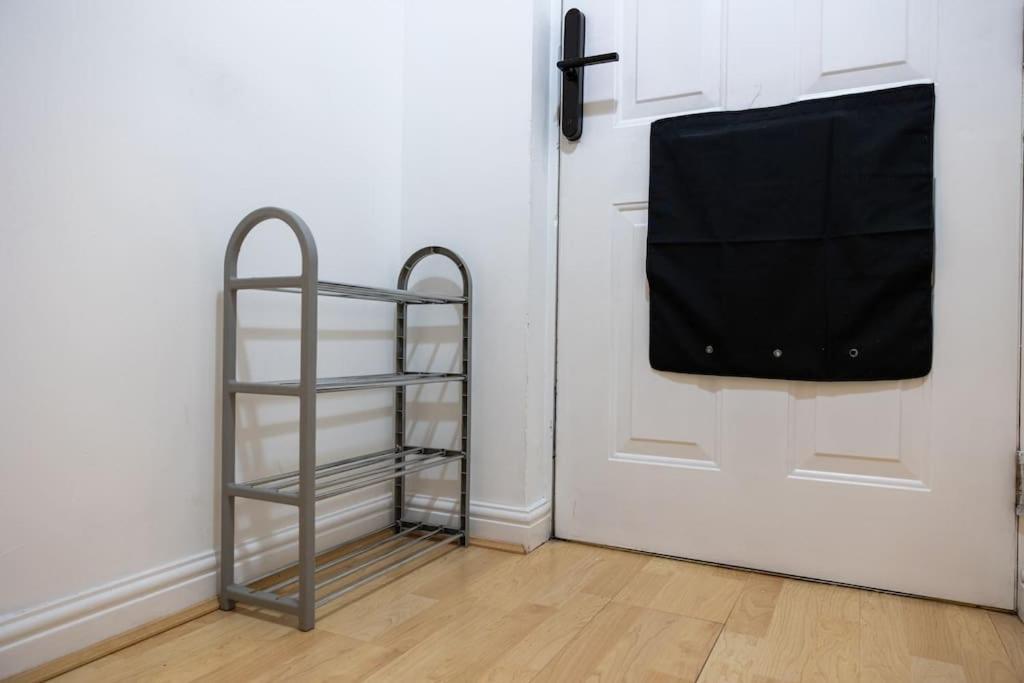 Morden London Apartment, By The Sea With Free Parking Luaran gambar