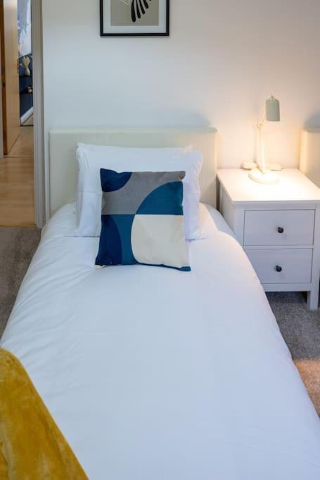 Morden London Apartment, By The Sea With Free Parking Luaran gambar