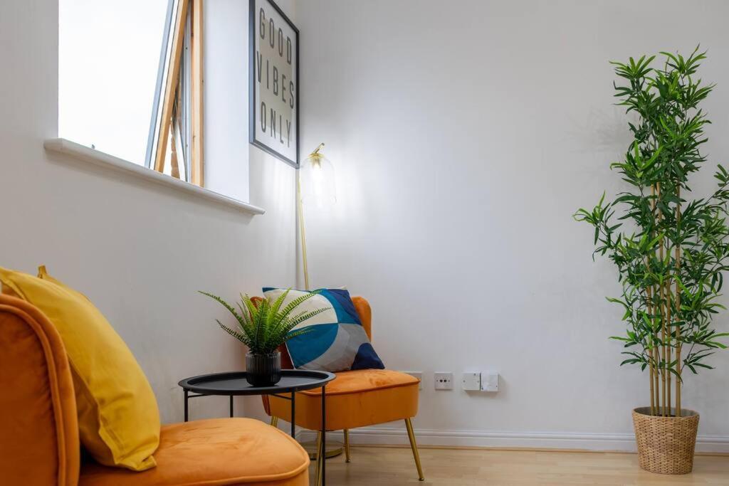 Morden London Apartment, By The Sea With Free Parking Luaran gambar