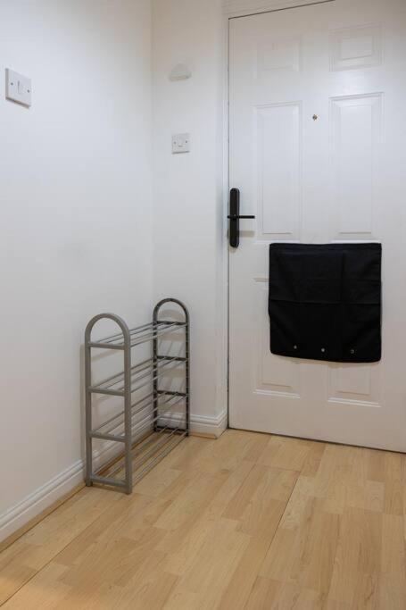 Morden London Apartment, By The Sea With Free Parking Luaran gambar